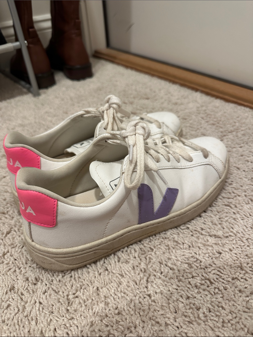 Veja White Sneakers With Purple V Logo And Pink Heel Tabs